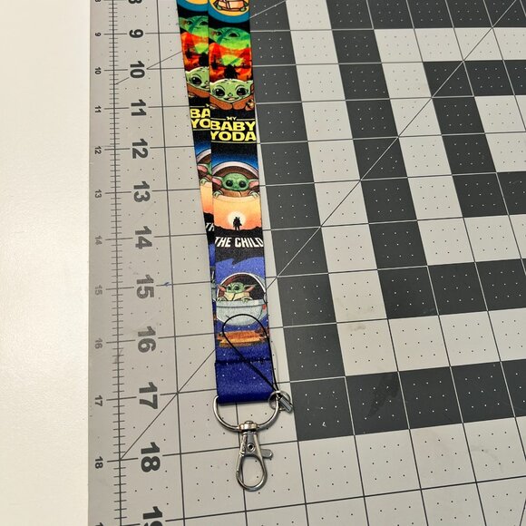 DISNEY’s Star Wars The Mandalorian “Baby Yoda” Pin Trading Lanyard (BRAND NEW!)‎ - Picture 4 of 4